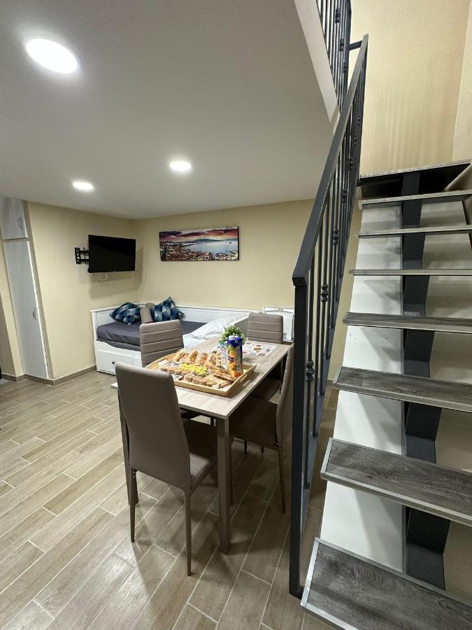Napoli Centro - La Casa Di Cate Bed & Breakfast Bagian luar foto