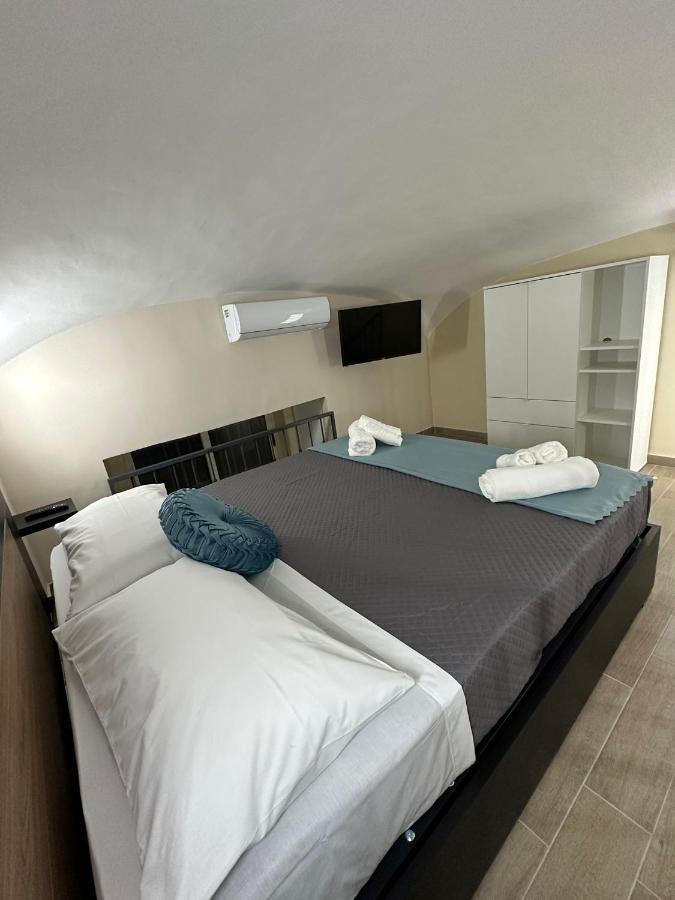 Napoli Centro - La Casa Di Cate Bed & Breakfast Bagian luar foto